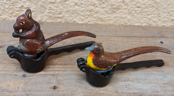 Cascanueces hierro. Ref RX542. 16x7x4 