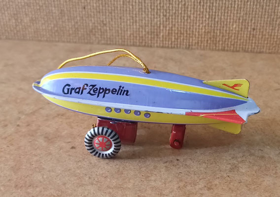 Zeppelin colgar. Ref 370. 9x3x4