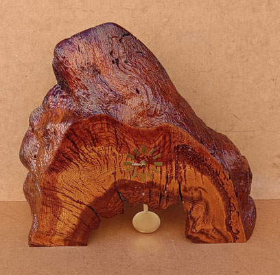 Reloj madera de roble con péndulo. Ref 105. 40x47x9