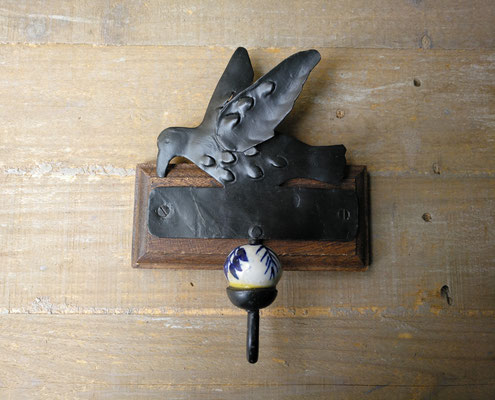 Perchero pájaro madera, metal y porcelana. 20x15