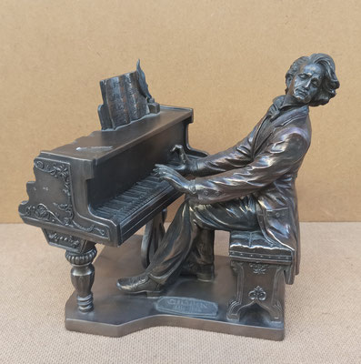 Chopin resina. Ref 32666. 22x16