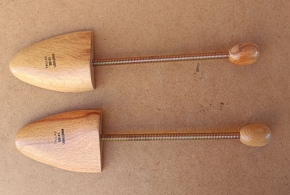 Pernito de madera vintage. Ref PER03. 34X8X4