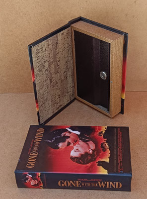 Libro caja fuerte con llave Lo que el viento se llevó. Ref 200040549. 24x16x5