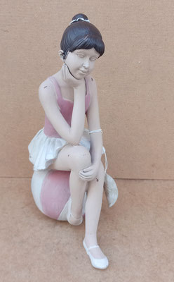 Bailarina resina. Ref 38881