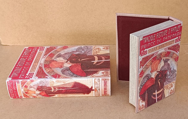 Caja libro Hamlet. Ref 11616. Grande 30x20x7. Pequeño 24x16x5
