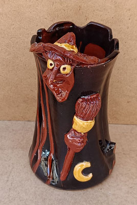 Jarrón bruja barro esmaltado. 22x10