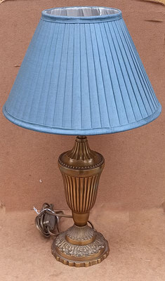 Lámpara base bronce. 55x29. Base 13 diámetro. Pareja disponible