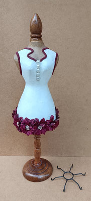 Maniquí/joyero cartón.  50x10