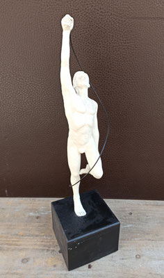 Figura de resina. 35 centímetros alto