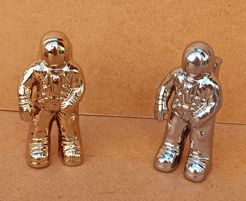 Astronauta de cerámica. Ref 22850005. 10,5x4x5
