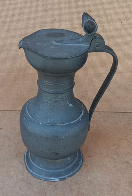Jarra metal. 21x13