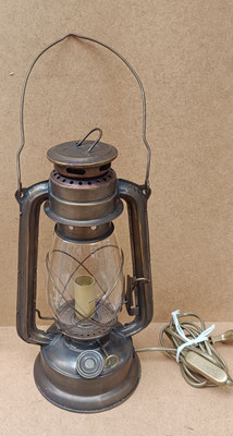Farol metal eléctrico. Ref 541013. 32x18x14