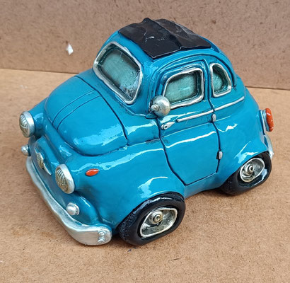 Hucha coche resina. Ref 18758. 11x15x11