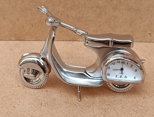 Reloj moto Vespa. Ref 6610/230. 9x6x4,5