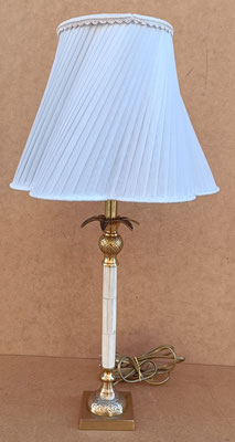 Lámpara de mesa latón y resina. Ref 121517. 58x26. 