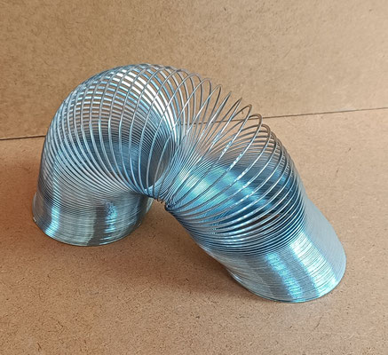 Muelle metal. Ref 42529. 12x9