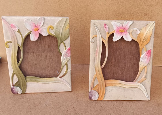 Portafotos madera tallada. 21,5x16,5