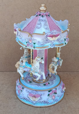 Carrusel resina musical giratorio. Ref 14143. 24x14