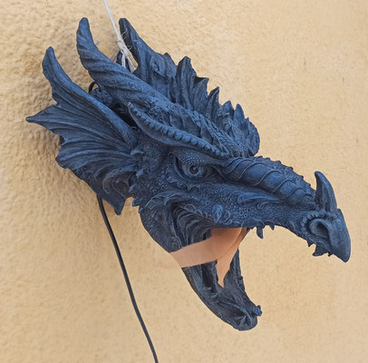 Cabeza de dragón resina con luz para pared. Ref 23986. 43x28x27