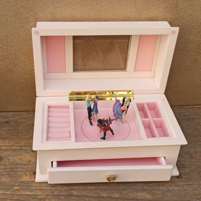 Mr Christmas. Joyero musical con movimiento. 30 canciones. Ref MR9907.  23x13x12,5