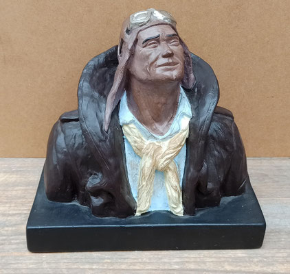 Busto piloto cerámica. 27x26x15