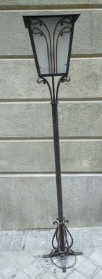 Lámpara de pie farol hierro