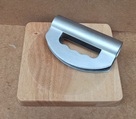 Tabla madera con cortador aluminio. Ref 80729. 20x20x2,5