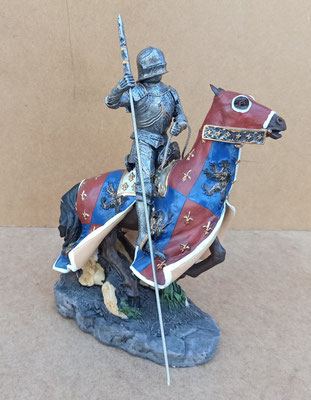 Caballero medieval resina. Ref 91430. 24x15x9