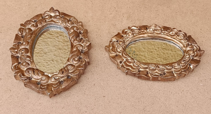 Espejo de madera tallado a mano. Origen Tailandia. Ref EL0334DEP. 22x14