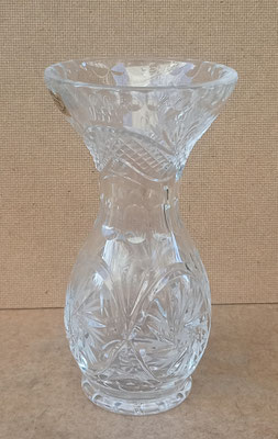 Jarrón cristal tallado hecho en Polonia. 24%pb. 20x10