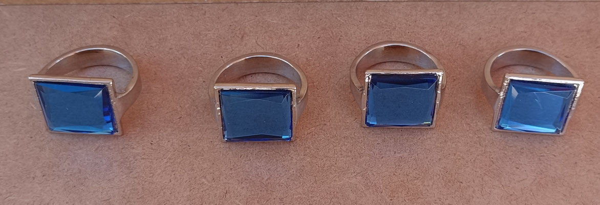 4 anillos servilleteros metal y resina. Ref 4316R. 4x4