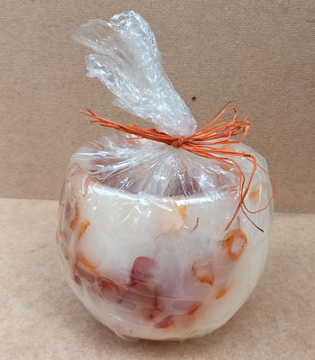 Velón aromático con flores secas