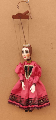 Marioneta reina Praga. Ref PRAG01. 38X13. Bastidor 20 cms