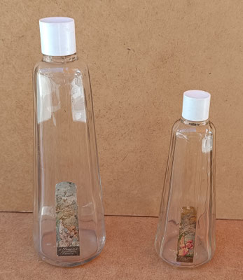 Botella antigua Agua de lavanda A Puig y Cia. Ref GOY. Grande 20x6. Pequeña 15x5