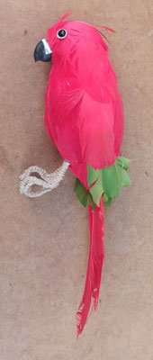 Loro porexpan y plumas. 32x8x10