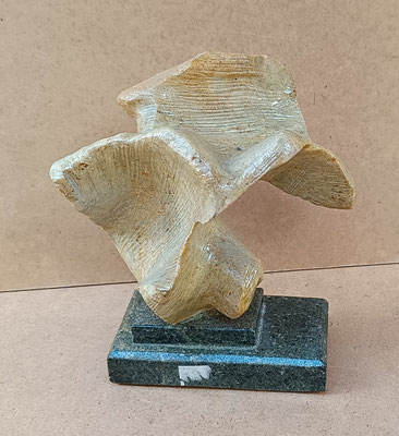 Escultura piedra de jabón. Ref 807G. 15x17x10