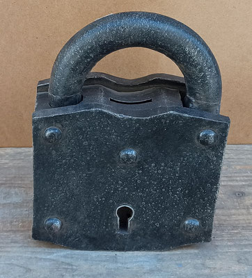 Hucha candado chapa. Ref CL034. 20x15x6