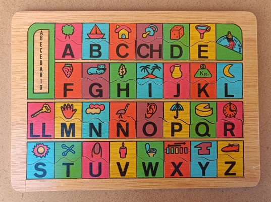 Puzle abecedario madera. 33x23,5