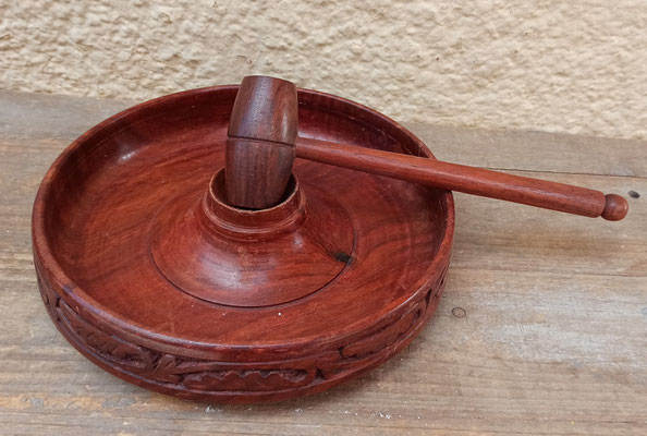 Cascanueces madera. Ref WA310. 20x4