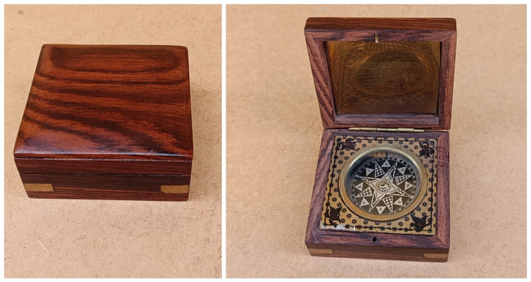 Brújula latón en caja madera de palisandro con adornos latón. Ref 588164. 3,5x8x7, 7
