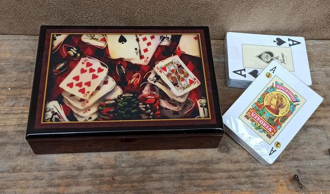 Baraja póker y española en caja. Ref 303012722. 17x12x4