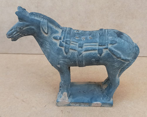 Caballo de terracota. 12x14x4