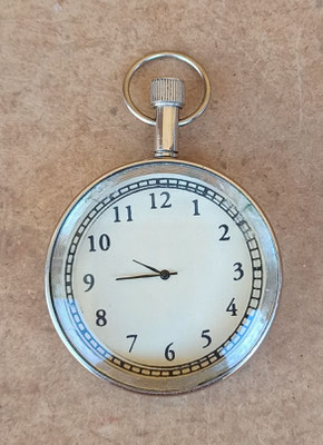 Reloj bolsillo a pilas. 8x5,5x2