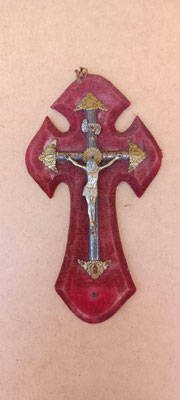 Cruz pared forrada con Cristo metal. 28x15