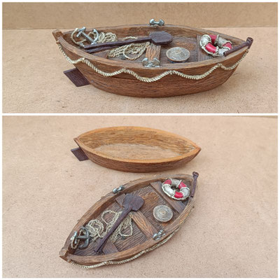 Caja resina barca. 17x8x5