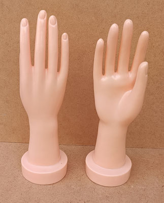 Mano maniquí plástico. Ref 6HD0064. 26x7 