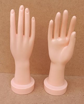 Mano maniquí plástico. Ref 6HD0064. 26x7 