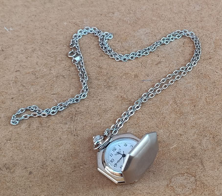 Reloj cadena a pila. Ref FR016. 4,5x3