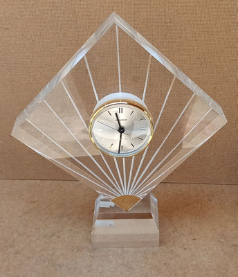 Reloj metacrilato. 29x25x7