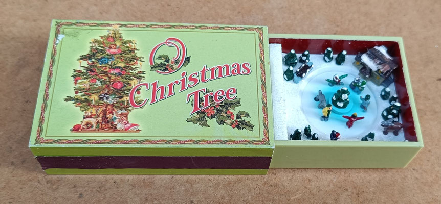 Caja cerillas musical con movimiento "O´ Christmas tree". Ref MR9951. 14x5,5x3 abierta 